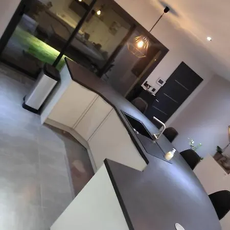 Villa 110m2, 3 Chambres, Piscine. Uchaud